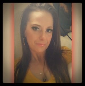 Meet your Posher, Candis